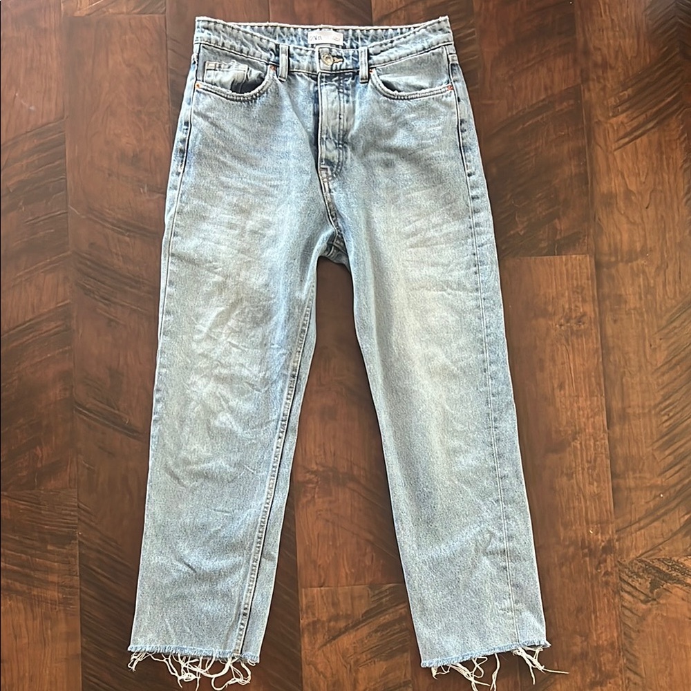 Zara Cropped Frayed Hem Jeans